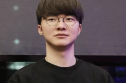 LOL比賽(sài)暂停长達(dá)3小时，选手打开直播看比賽(sài)，被官方禁賽(sài)処(chù)罸(fá)