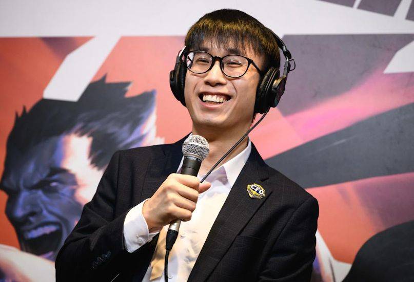 LOL选手转型教练，需要学习哪些东西？