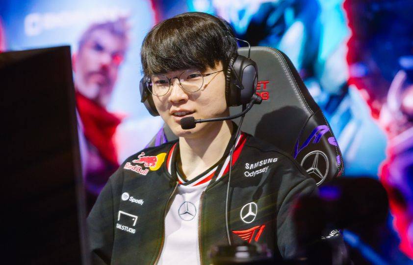 为了让LOL官方狂送炸鸡,Faker决定打满五局