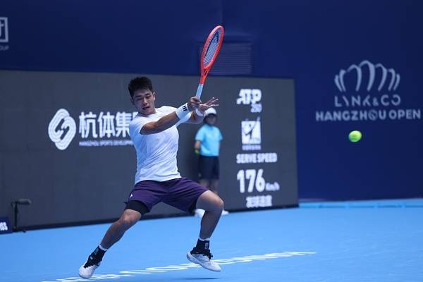 ATP杭州公开赛｜吴易昺在家乡首次杀入四强