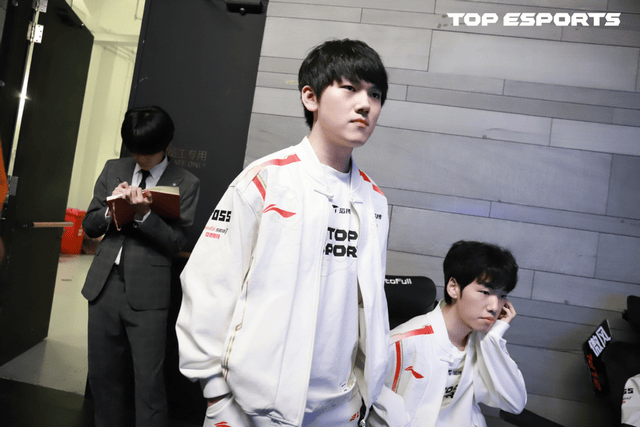 LPL登峰组激战正酣,iG迎战TES忍界大战再启,阿水直面昔日队友!