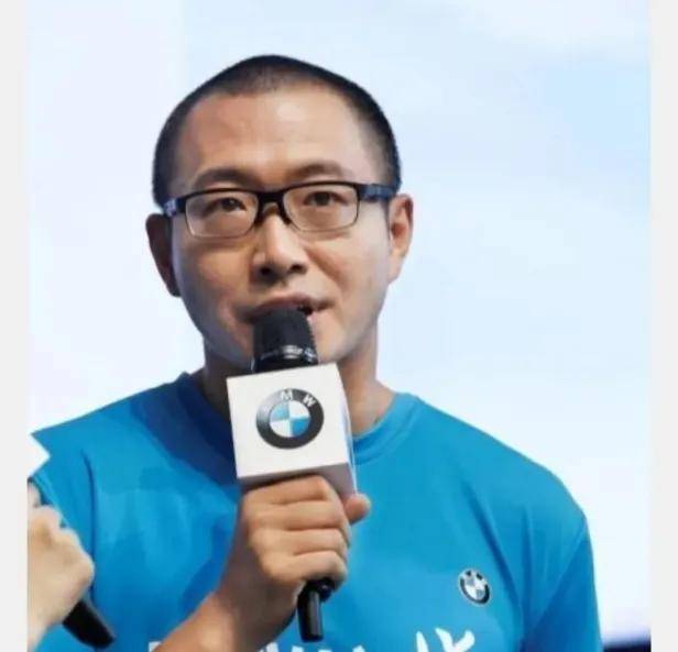 你还记得以前的体育解说员吗?