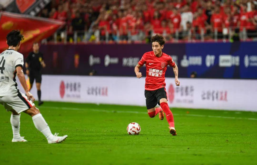 榜首大战,胜!成都蓉城登顶