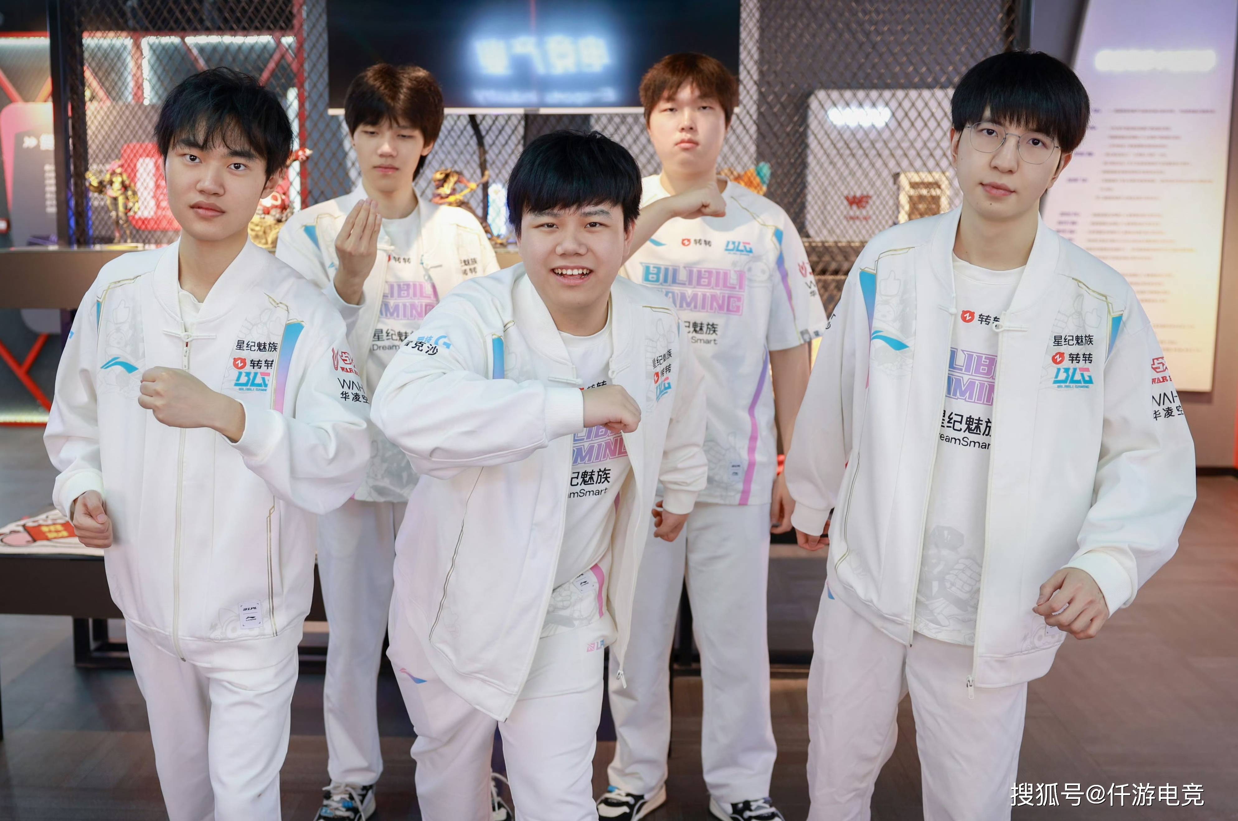 LOL:前LPL解说质疑UZI入选名人堂内幕!Cryin谈BLG世界赛夺冠