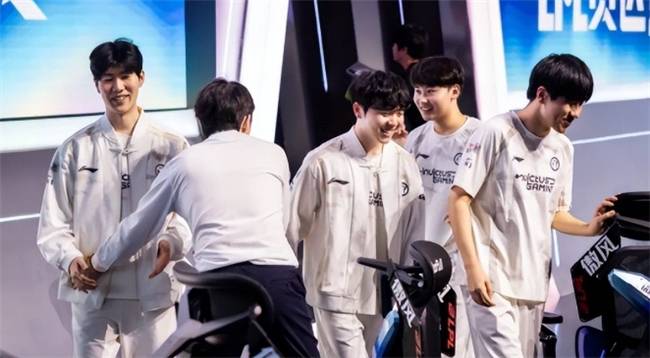 【一竞技1JingJi】LOL:LPL世界赛陪练阵容曝光!