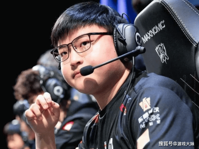 Uzi世界赛后行为怪异,突然高强度训练,新赛季准备第三次复出?