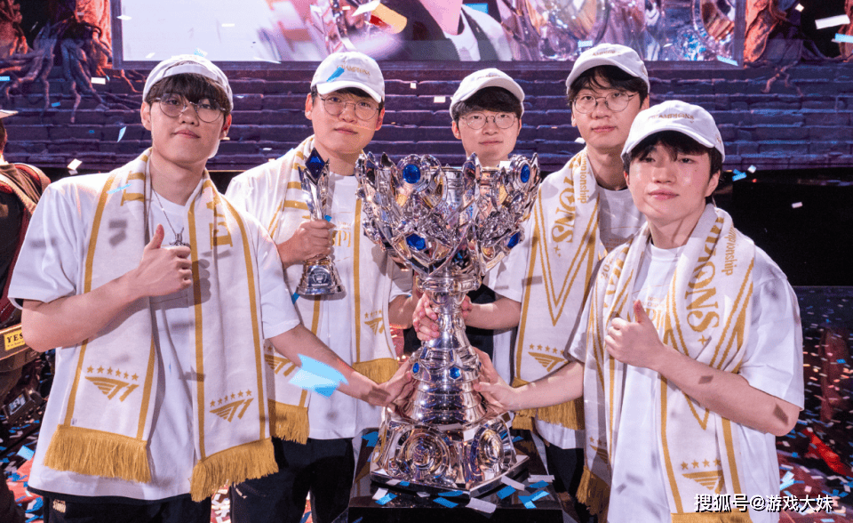 Uzi世界赛后行为怪异,突然高强度训练,新赛季准备第三次复出?